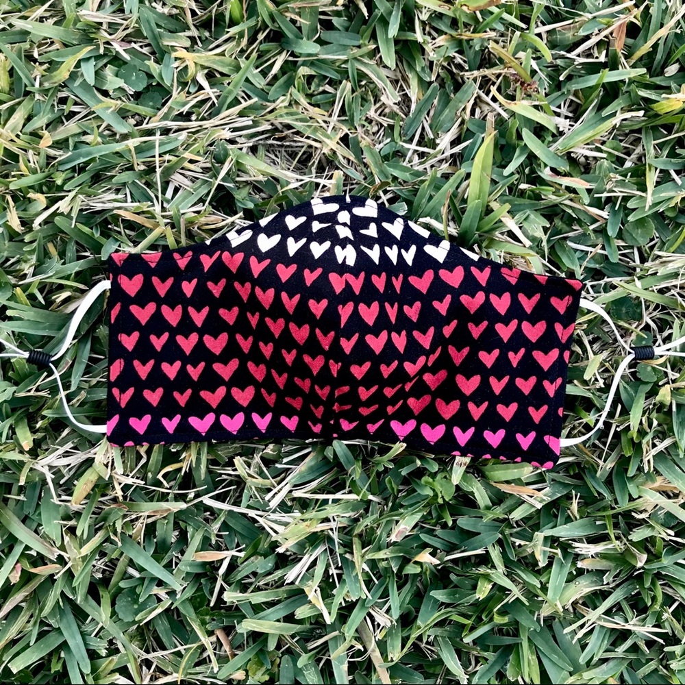 ♥️ one (1) ombré hearts adult face mask